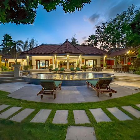 Villa Bugis Abimanyu Seminyak ภายนอก รูปภาพ