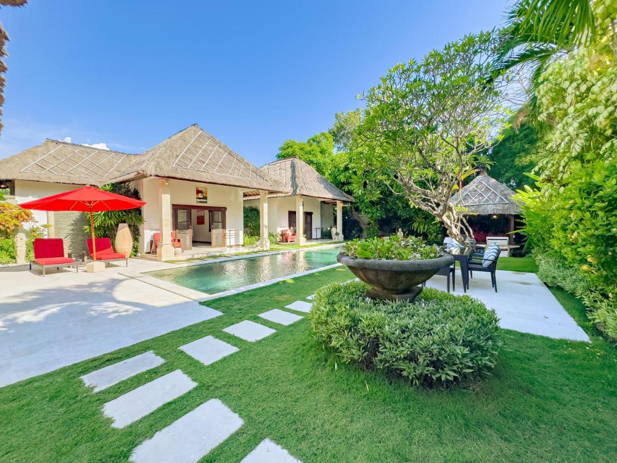 Villa Bugis Abimanyu Seminyak ภายนอก รูปภาพ