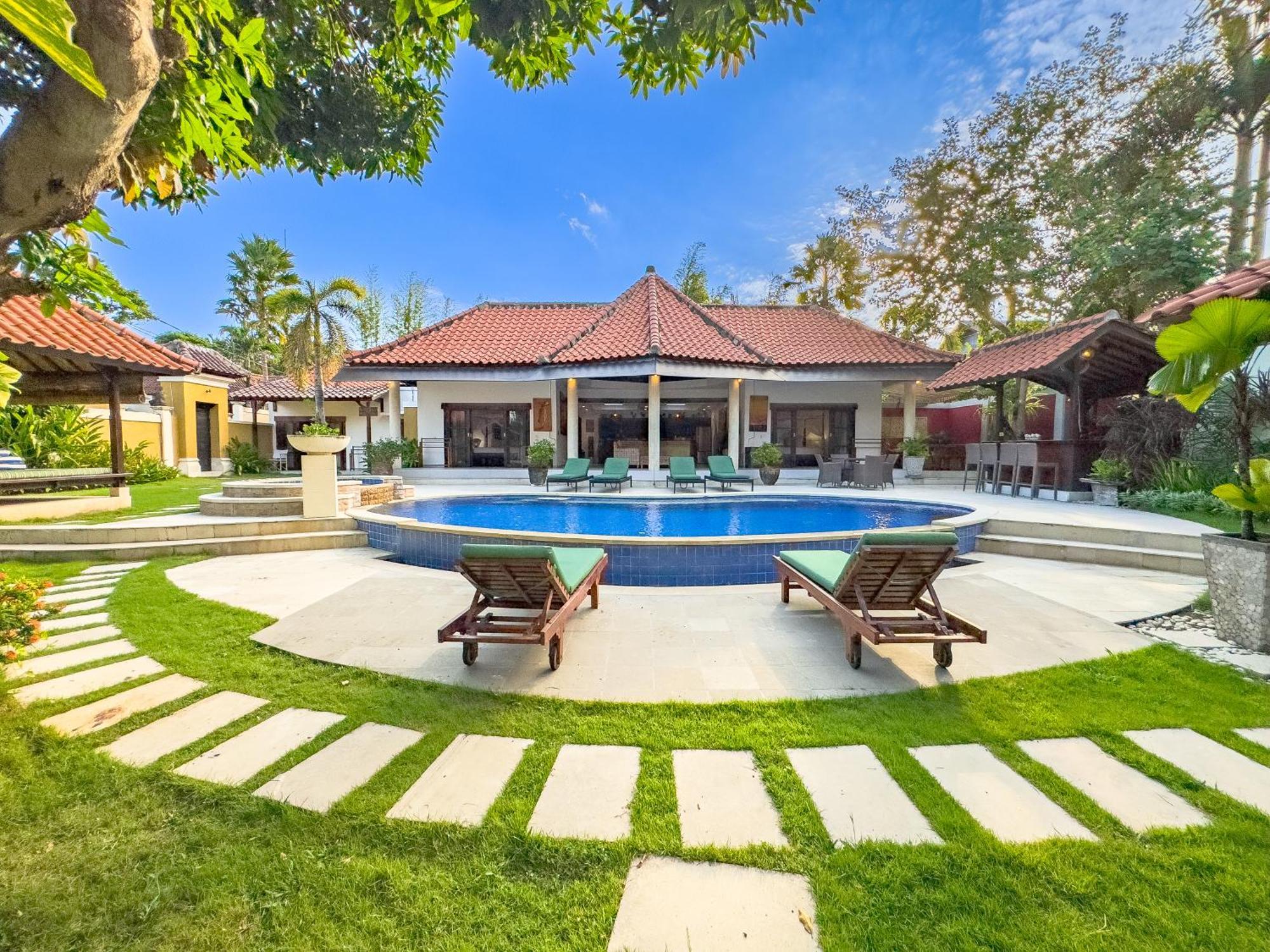 Villa Bugis Abimanyu Seminyak ภายนอก รูปภาพ