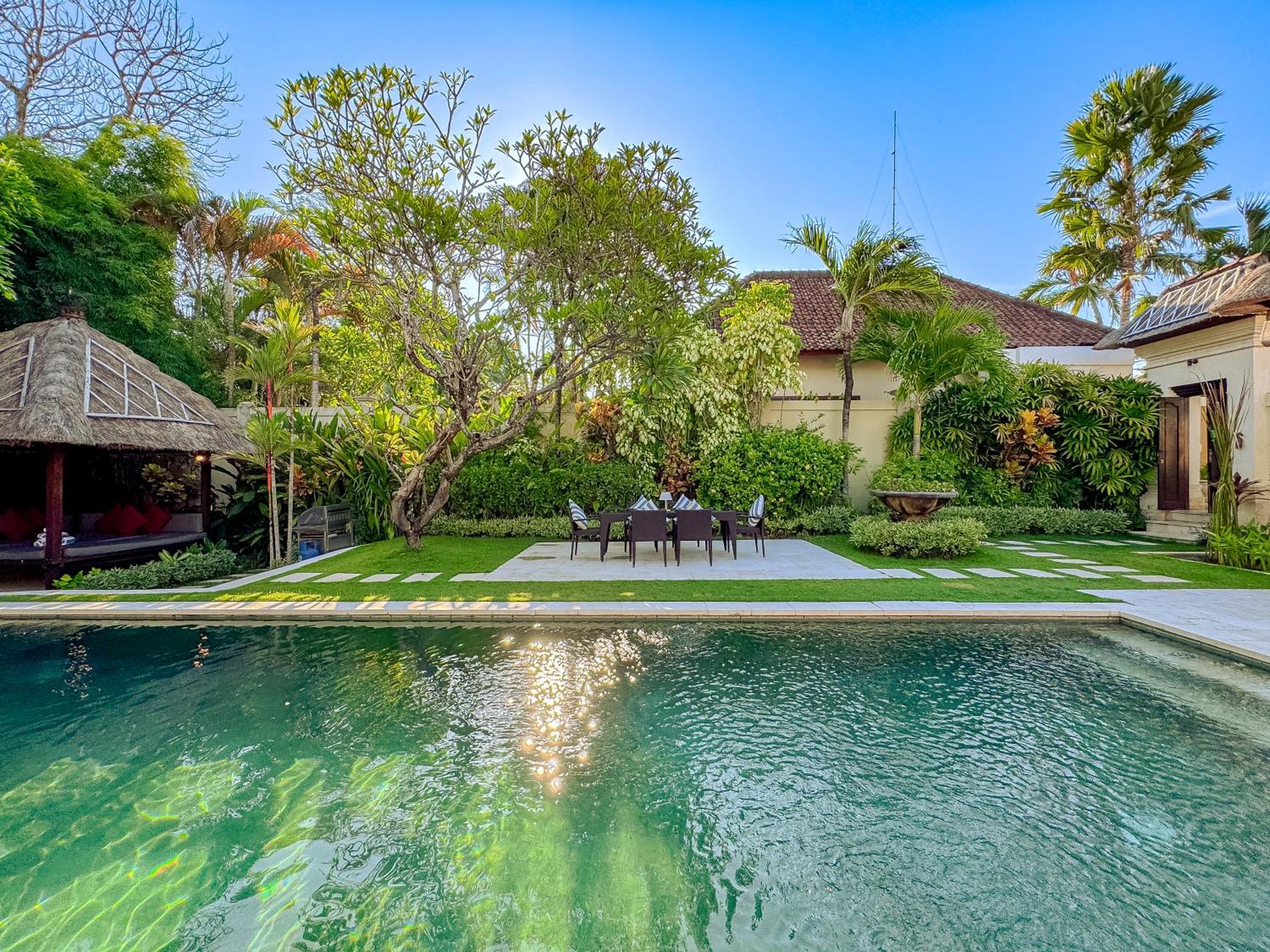 Villa Bugis Abimanyu Seminyak ห้อง รูปภาพ